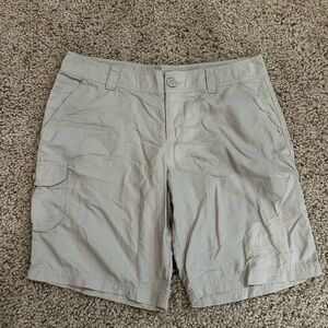 Columbia Women’s Tan Outdoor Shorts Size 12 Quick Dry Nylon Hiking Inseam 9”